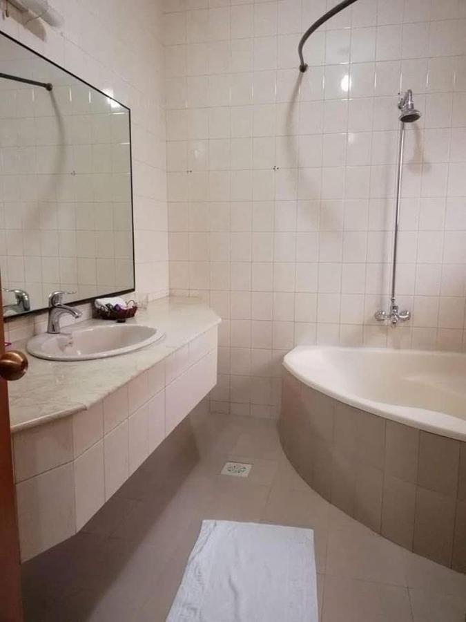 Hotel Sherition 1 Lahore Bagian luar foto